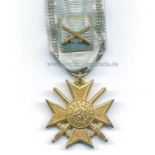 Königreich Bulgarien - Militärverdienstkreuz mit Schwertern in Gold