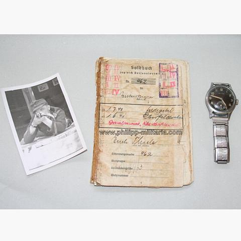 Luftwaffe - Dienstuhr / Armbanduhr der Wehrmacht ausgegeben an einen Luftwaffen-Angehörigen