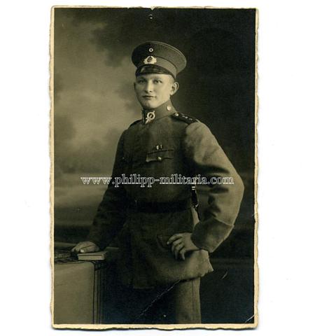 Freikorps - Portraitfoto mit Kragenabzeichen 'Deutsche Schutzdivision'