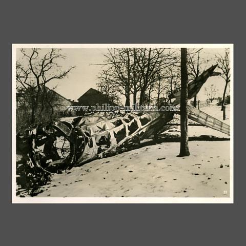 Abgeschossenes französisches Kampfflugzeug 1939/1940 - offizielles Pressefoto