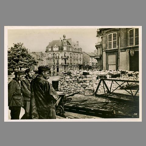 Deutscher Vormarsch in Frankreich 1940, Barrikaden in Reims - offizielles Pressefoto