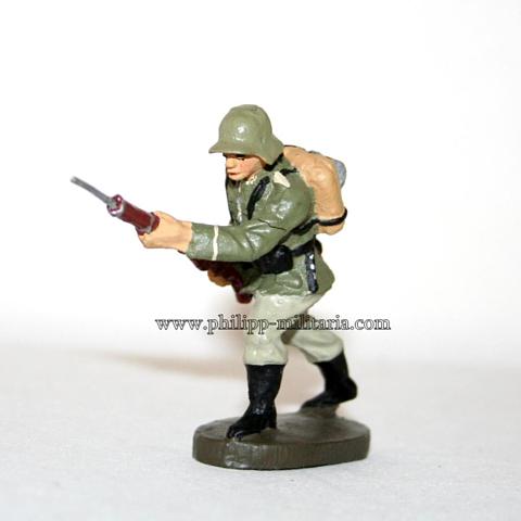 Elastolin - Soldat der Wehrmacht  - stürmend
