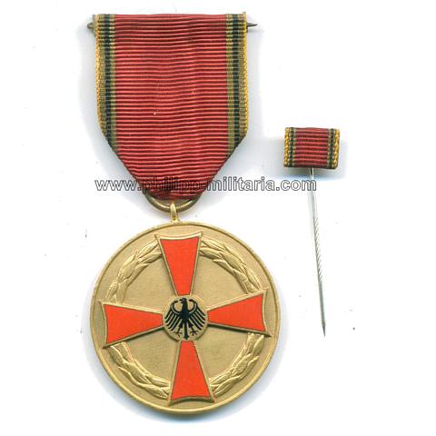 Bundesverdienstorden / Bundesverdienstkreuz - Verdienstmedaille des Verdienstordens der Bundesrepublik Deutschland