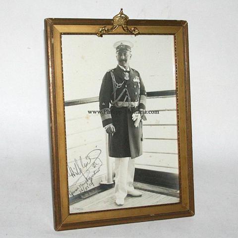 WILHELM II., Deutscher Kaiser und König (1856-1941) Geschenkfoto mit eigenhändiger Unterschrift 'Grosses Hauptquartier 26.XI.1914'