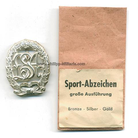 Deutsches Sportabzeichen (1949 – 1952) 'LSA' -  in Silber in Verleihungstüte