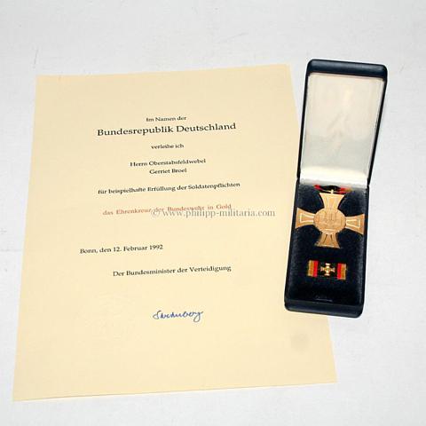 Bundeswehr - Ehrenkreuz der Bundeswehr in Gold im Verleihungsetui mit Verleihungsurkunde