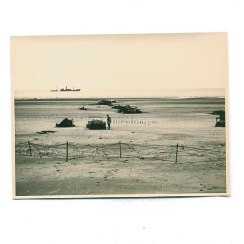 Zurückgelassenes Kriegsgerät am Strand von Dünkirchen 1940 - Privatfoto