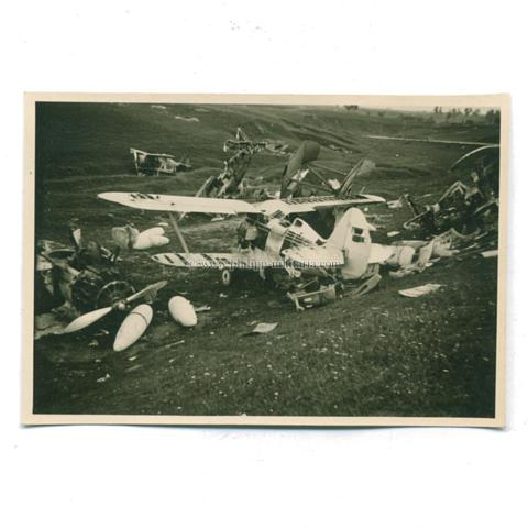 Zerstörte russische Flugzeuge - Foto