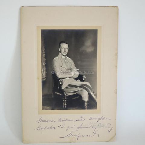 WILHELM, Kronprinz von Preussen (1882-1951) Geschenkfoto mit Widmung, eigenhändige Unterschrift / Autograph