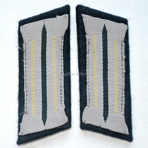 Ein Paar Kragenspiegel für Mannschaften der Nachrichtentruppe der Wehrmacht 