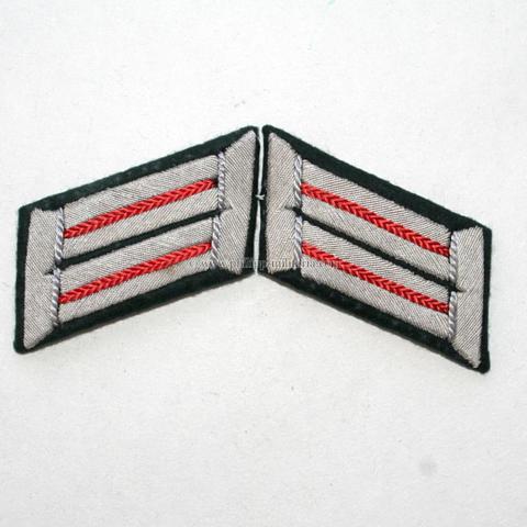 Ein Paar Kragenspiegel für Offiziere der Feldgendarmerie der Wehrmacht 