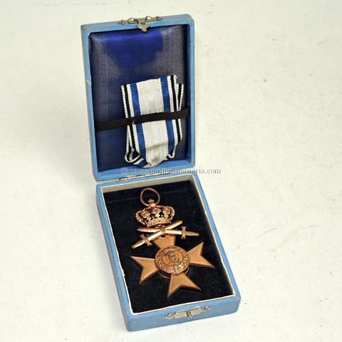 Königreich Bayern - Militär-Verdienstkreuz (MVK) 3. Klasse mit Krone und Schwertern im Verleihungsetui
