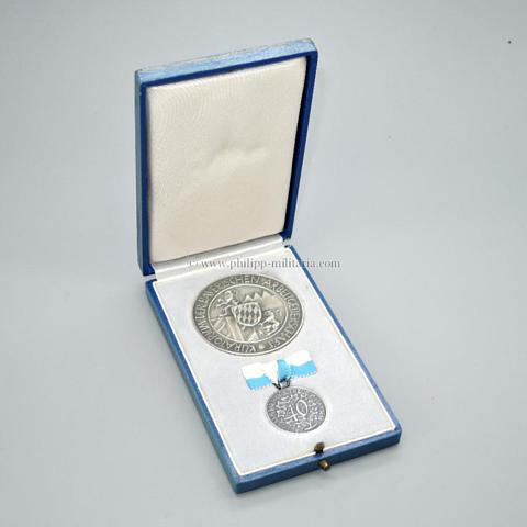 Bayern, HOENE Relief Medaille '40 Kuratorium der bayrischen Arbeitgeberschaft' - 'Für langjährige Treue Mitarbeit' im Etui