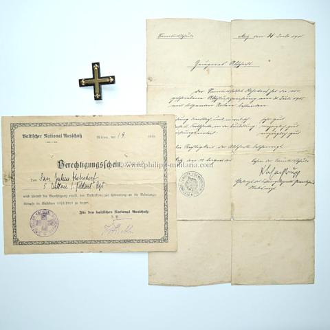 Baltenkreuz zur Erinnerung an die Befreiungskämpfe im Baltikum 1918/1919 - kleine Gruppe eines Kämpfers bei der Eisernen Division