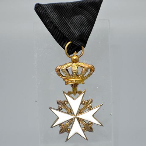 Souveräner Malteser Ritterorden Brustkreuz des internationalen/ romanischen Typs für , Magristralkapläne, Halbminiatur