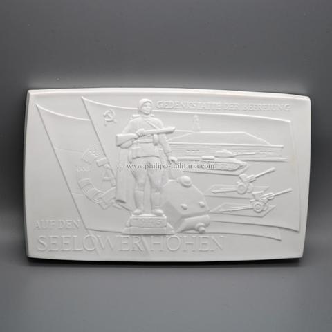 Meissen Porzellanplakette ' Gedenkstätte der Befreiung auf den Seelower Höhen '