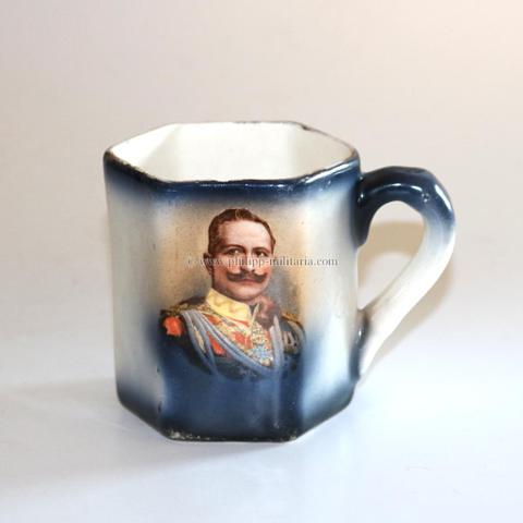 Tasse aus Keramik mit Porträt Kaiser Wilhelm II.