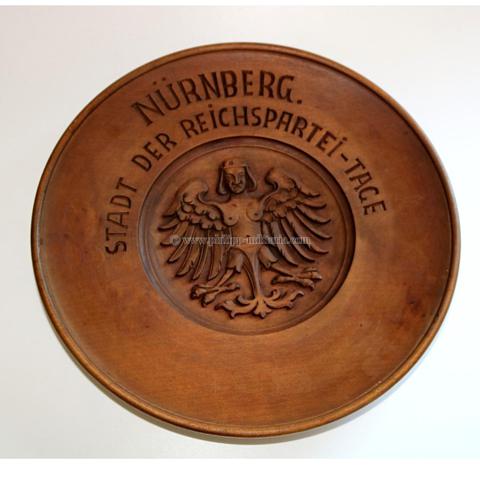 Holzteller, Wandteller 'Nürnberg Stadt der Reichsparteitage'