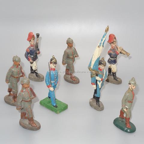 Elastolin - Lot mit 8 Massefiguren, Soldaten im 1.Weltkrieg mit Pickelhaube