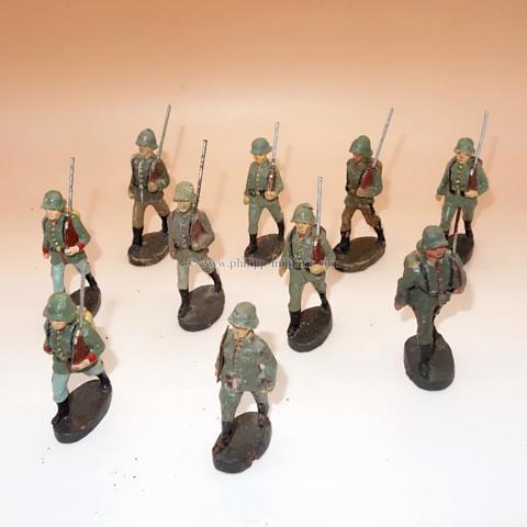 Elastolin - Lot mit 10 Massefiguren, Wehrmacht, marschierend