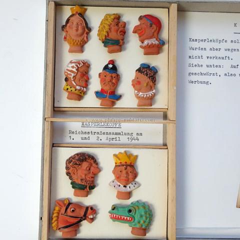 Winterhilfswerk / WHW, KWHW, ' Kasperleköpfe ', 1. und 2. April 1944, komplette Serie von 10 Keramikabzeichen, Spendenbelegen