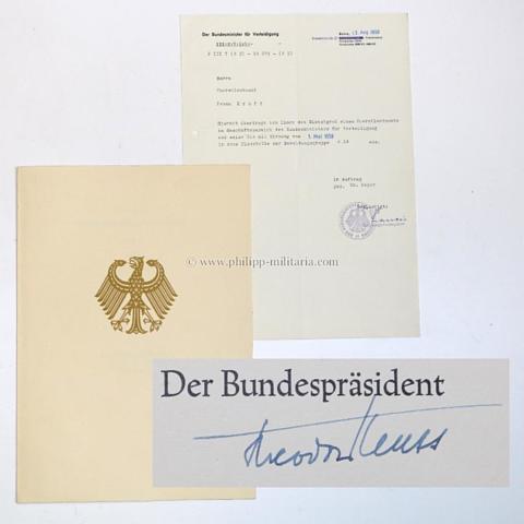 Bundeswehr Ernennungsurkunde zum Oberstleutnant (HEUSS, Theodor. 1. Bundespräsident der Bundesrepublik Deutschland eigh. Unterschrift.)