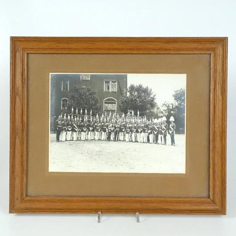 Kaiser Wilhelm II. Besuch beim 1. Garde-Regiment zu Fuß, Foto unter Glas im alten Holzrahmen