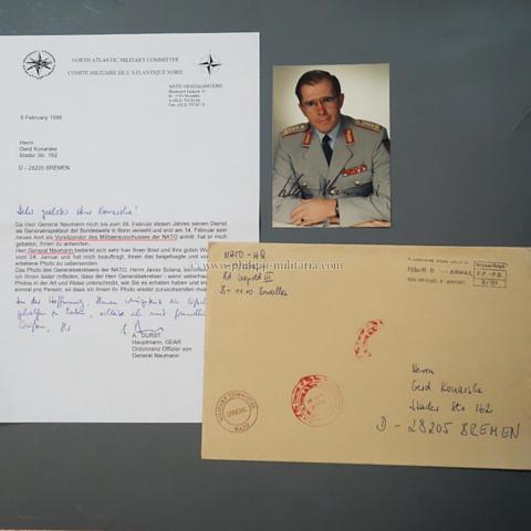 NAUMANN, Klaus Dieter General Generalinspekteur der Bundeswehr - eigenhändige Unterschrift auf Privatfoto