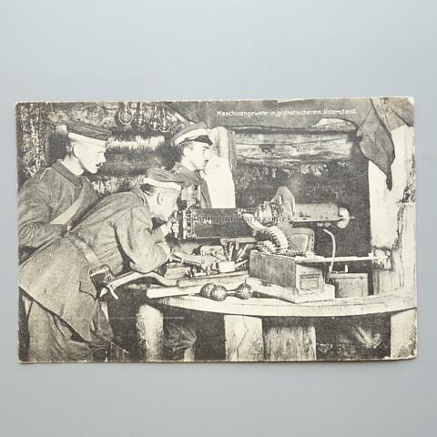 Maschinengewehr in granatsicherem Unterstand im 1.Weltkrieg - Postkartenfoto