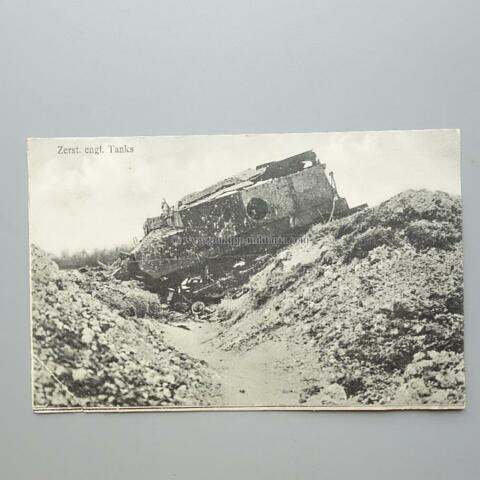 Panzerkampfwagen im 1.Weltkrieg, zerstörter englischer Tank - Postkartenfoto