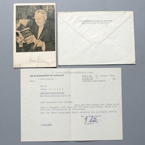 ERHARD, Ludwig, 2. Deutscher Bundeskanzler der Bundesrepublik Deutschland (1897-1977), eigenhändige Unterschrift unter gerducktem Foto 1958