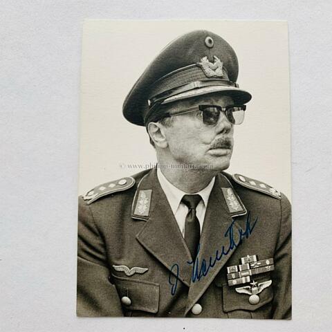 STEINHOFF Johannes, General der Bundeswehr - eigenhändige Unterschrift  auf Privatfoto