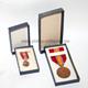 USA National Defense Service Medal mit Miniatur in 2 Verleihungsetuis