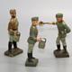 Lot mit 3 Lineol Massefiguren, Soldaten der Wehrmacht