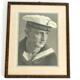 Kriegsmarine Soldat mit Tellermütze, Mützenband ' Zerstörer Paul Jacobi ' - Postkartenfoto